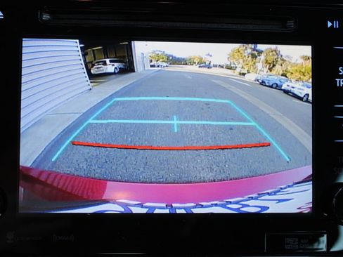 Used 2018 Toyota Prius Prime Plus image 17