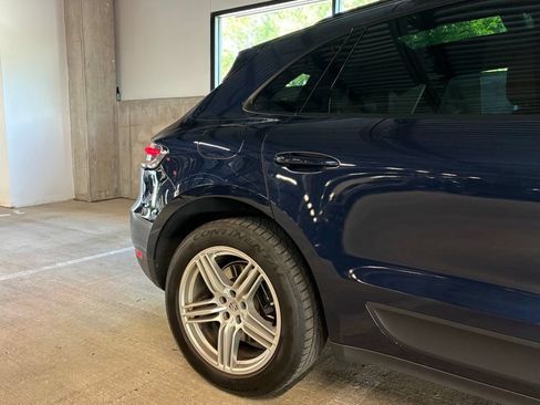Used 2021 Porsche Macan AWD/4WD image 10