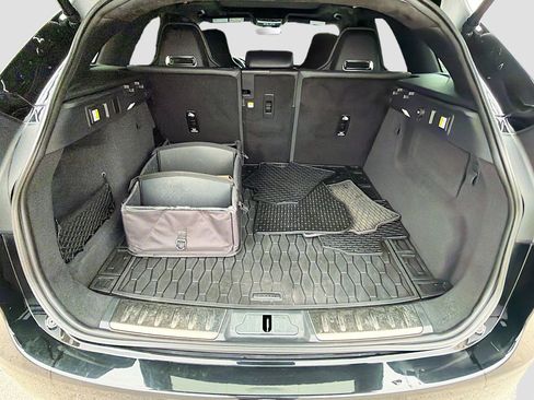 Used 2024 Jaguar F-PACE SVR image 25