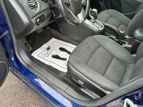 Used 2012 Chevrolet Cruze LT FWD image 10