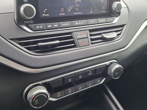 Used 2022 Nissan Altima 2.5 SV FWD image 15