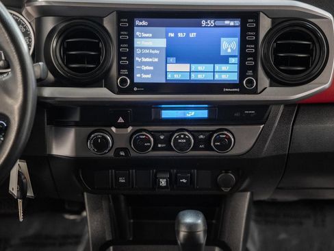 Used 2022 Toyota Tacoma SR5 AWD/4WD image 28