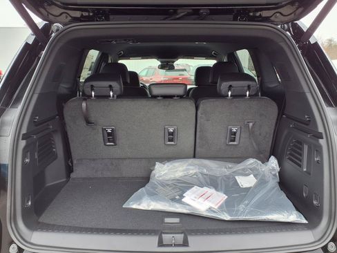 Used 2025 GMC Acadia Elevation w/ Elevation Premium Package FWD image 8