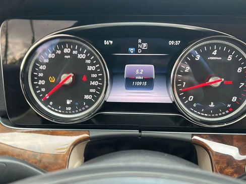 Used 2017 Mercedes-Benz E 300 4MATIC image 23