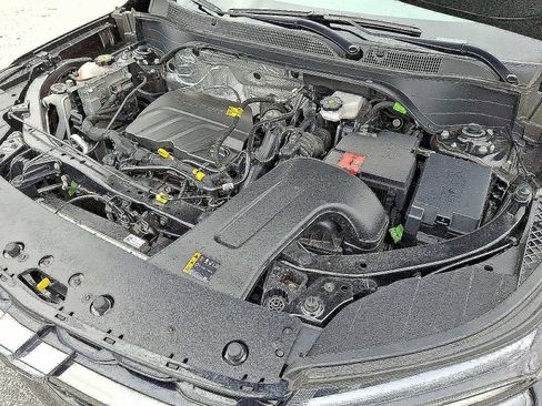 Used 2025 Chevrolet Trax RS w/ Driver Confidence Package image 46