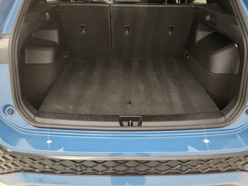 Used 2025 Volkswagen Tiguan SE R-Line FWD image 33