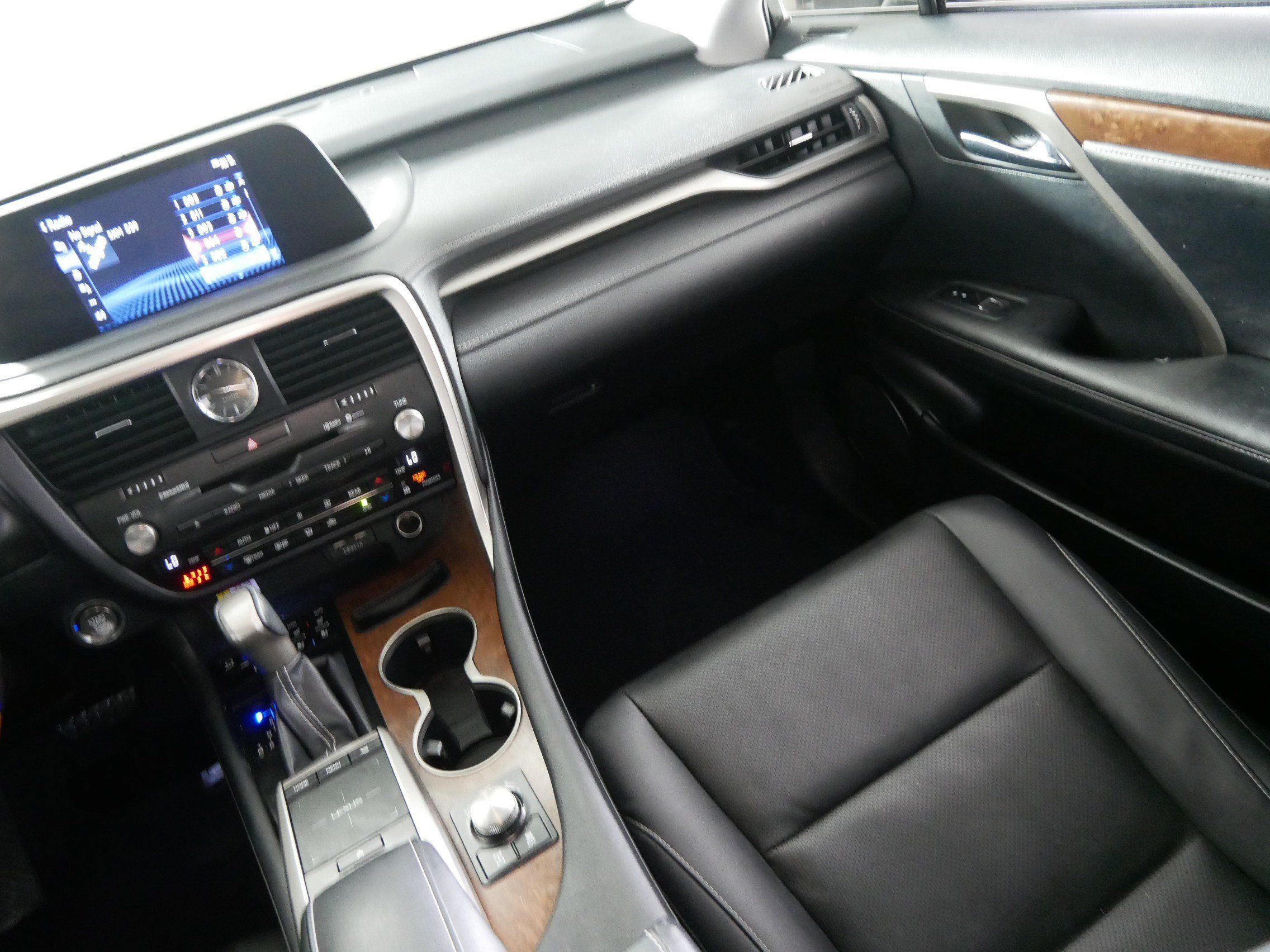 Used 2021 Lexus RX 350L Premium w/ Premium Package AWD/4WD image 11