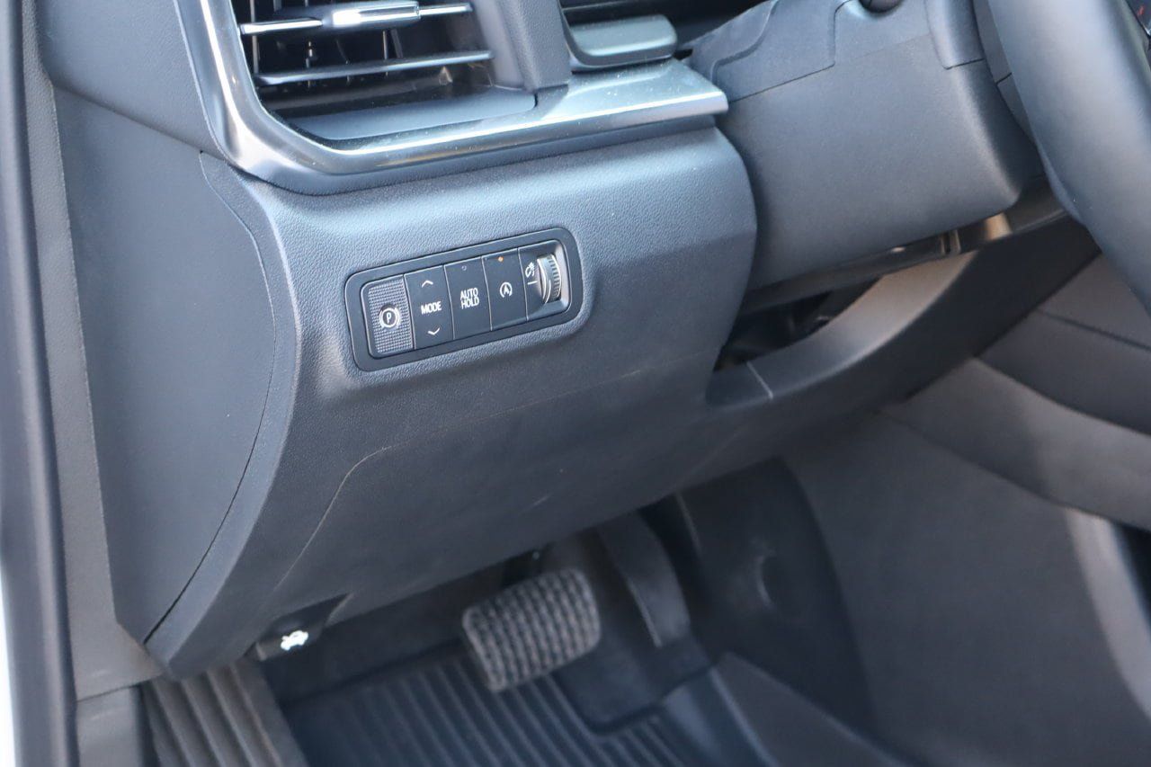 Used 2027 GMC Terrain Elevation w/ Elevation Premium Package FWD image 24