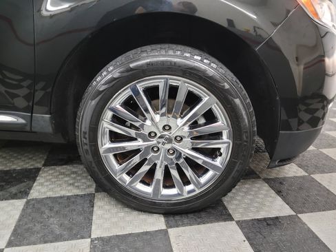 Used 2014 Lincoln MKX AWD w/ Equipment Group 102A image 30