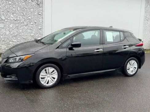 Certified 2022 Nissan Leaf S image 2