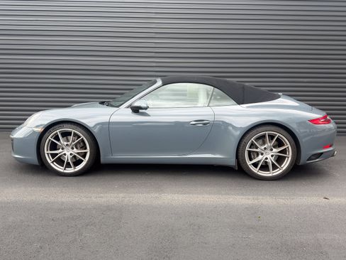 Used 2017 Porsche 911 Carrera RWD image 2