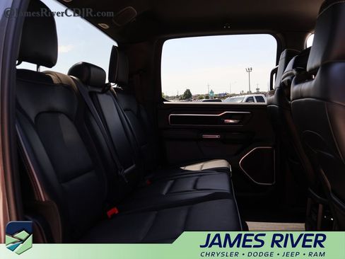 Used 2024 RAM 1500 Laramie AWD/4WD image 12