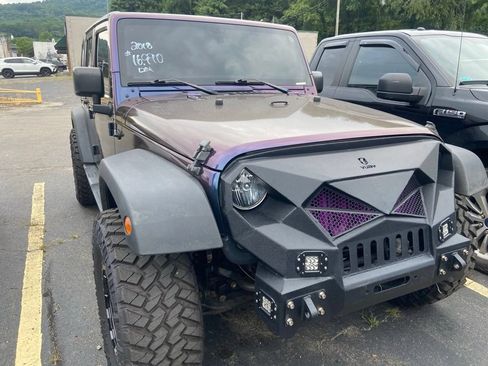 Used 2018 Jeep Wrangler Unlimited Sport S AWD/4WD image 5