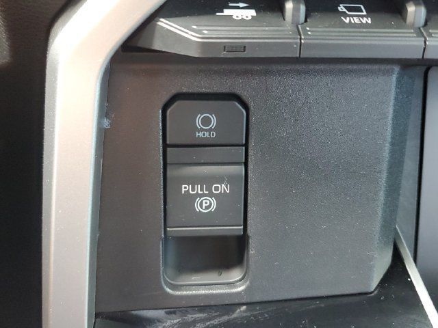 Used 2025 Toyota Sequoia Platinum AWD/4WD image 31