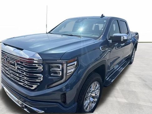 Used 2025 GMC Sierra 1500 Denali w/ Technology Package AWD/4WD image 8