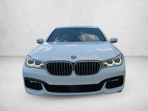 Used 2017 BMW 750i xDrive AWD/4WD image 2