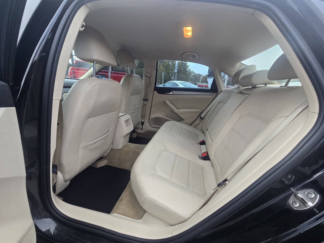 Used 2015 Volkswagen Passat 1.8T Limited Edition FWD image 22