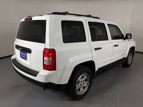 Used 2016 Jeep Patriot Sport image 8