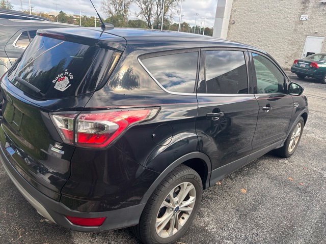 Used 2017 Ford Escape SE AWD/4WD image 4