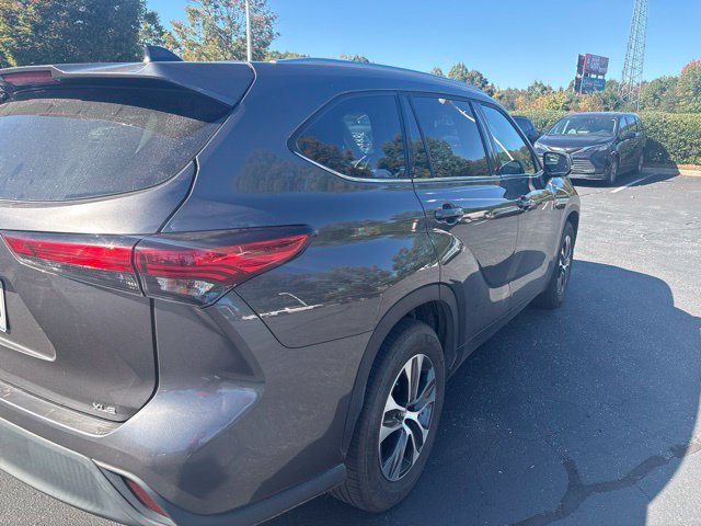 Used 2021 Toyota Highlander XLE FWD image 8