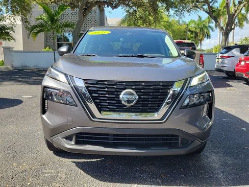 Used 2021 Nissan Rogue S FWD image 2