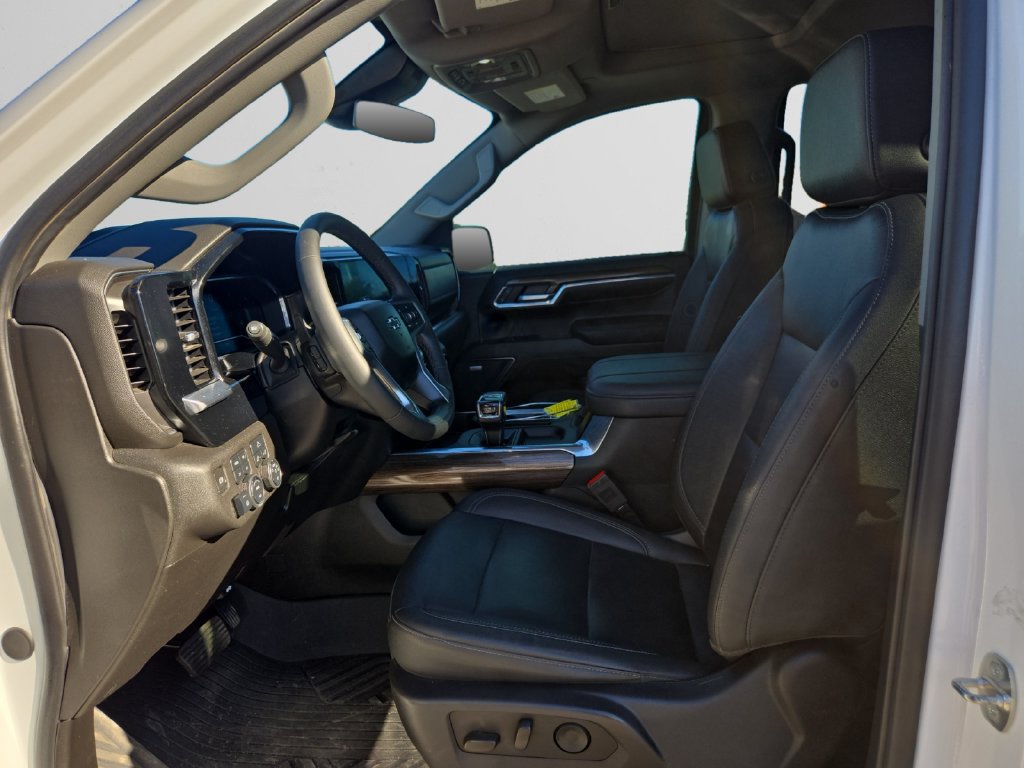 Used 2024 Chevrolet Silverado 1500 RST w/ True North Edition Plus AWD/4WD image 9