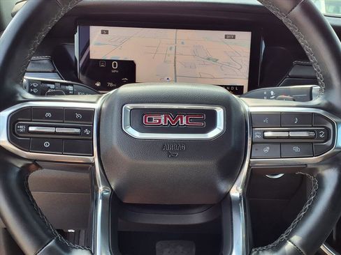 Used 2025 GMC Acadia Elevation image 14