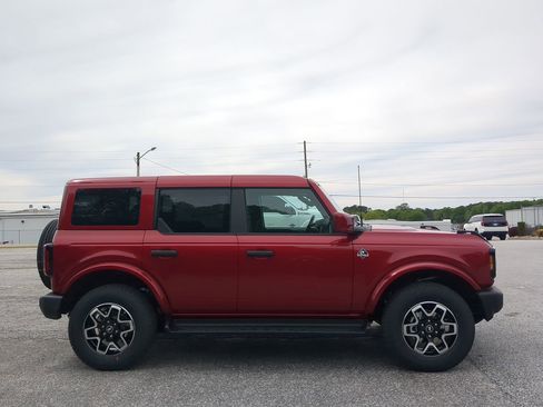 New 2026 Ford Bronco Outer Banks image 2