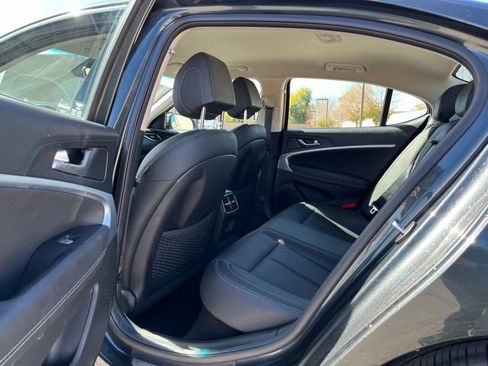 Used 2023 Genesis G70 2.0T image 23