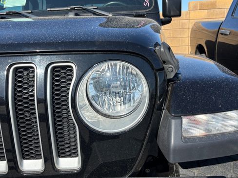 Used 2019 Jeep Wrangler Unlimited Sahara w/ Safety Group AWD/4WD image 8