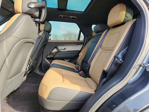 Used 2025 Land Rover Range Rover Sport Dynamic SE image 11