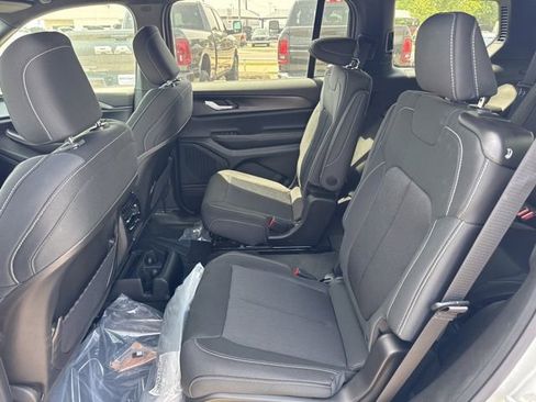 New 2025 Jeep Grand Cherokee L Laredo AWD/4WD image 13