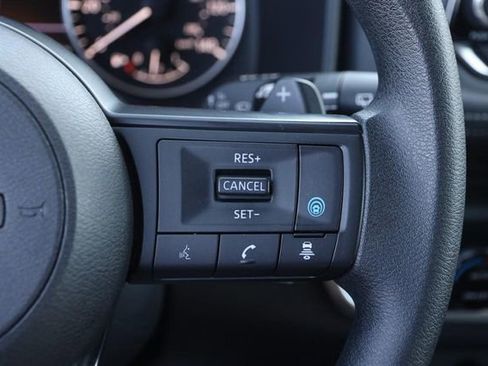 Used 2024 Nissan Rogue SV FWD image 13