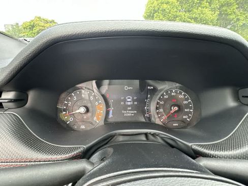Used 2025 Jeep Compass Trailhawk AWD/4WD image 23