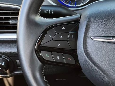 Used 2018 Chrysler Pacifica Touring Plus w/ S Appearance Package image 31