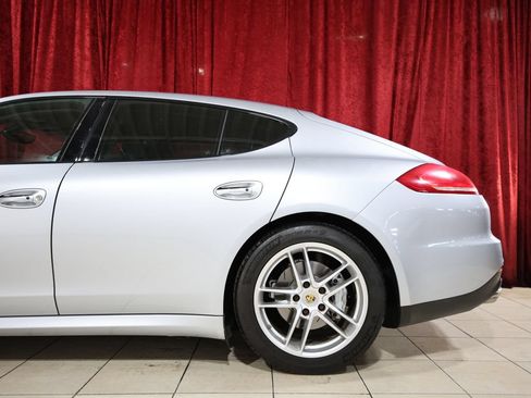 Used 2016 Porsche Panamera Edition RWD image 6