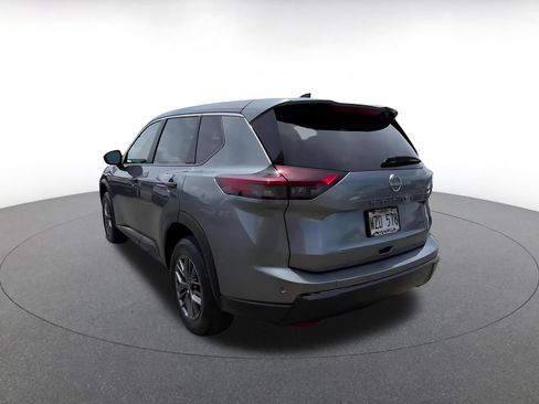 Used 2024 Nissan Rogue S AWD/4WD image 11