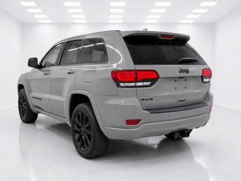 Used 2019 Jeep Grand Cherokee Altitude AWD/4WD image 10