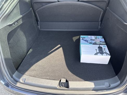 Used 2024 Tesla Model Y Long Range image 10