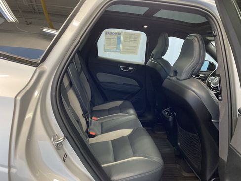 Used 2022 Volvo XC60 B5 R-Design image 37