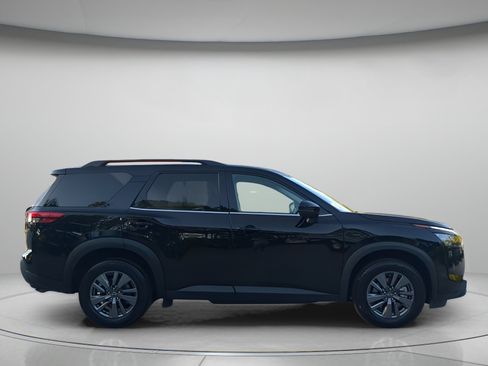Used 2024 Nissan Pathfinder SV FWD image 39