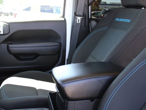 Used 2022 Jeep Wrangler Unlimited Rubicon 4xe AWD/4WD image 41