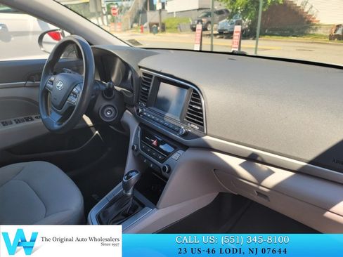 Used 2018 Hyundai Elantra SEL FWD image 16