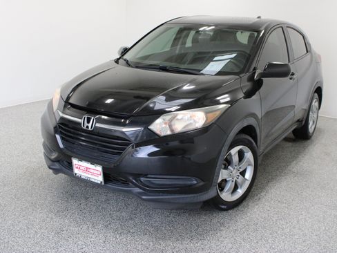 Used 2017 Honda HR-V LX image 2