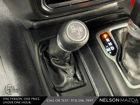 Used 2019 Jeep Wrangler Unlimited Sahara image 36