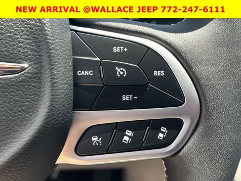 Used 2025 Jeep Wrangler Sahara image 42