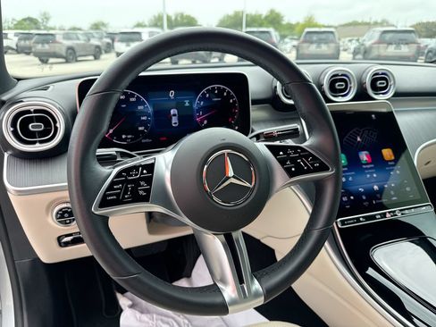 Used 2025 Mercedes-Benz C 300 4MATIC Sedan image 11