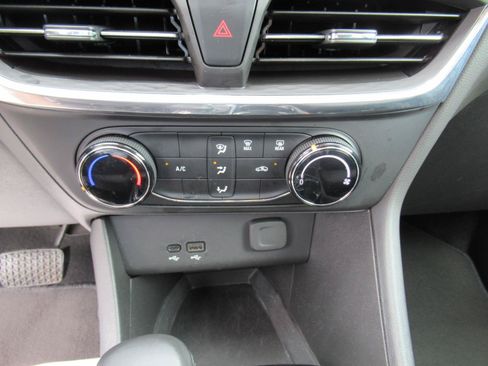 Used 2025 Buick Encore GX Preferred FWD image 25