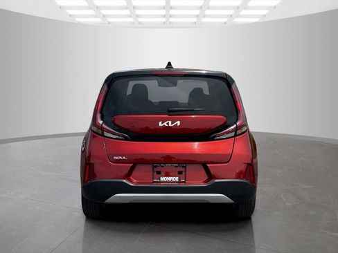 Used 2025 Kia Soul LX w/ LX Technology Package FWD image 6