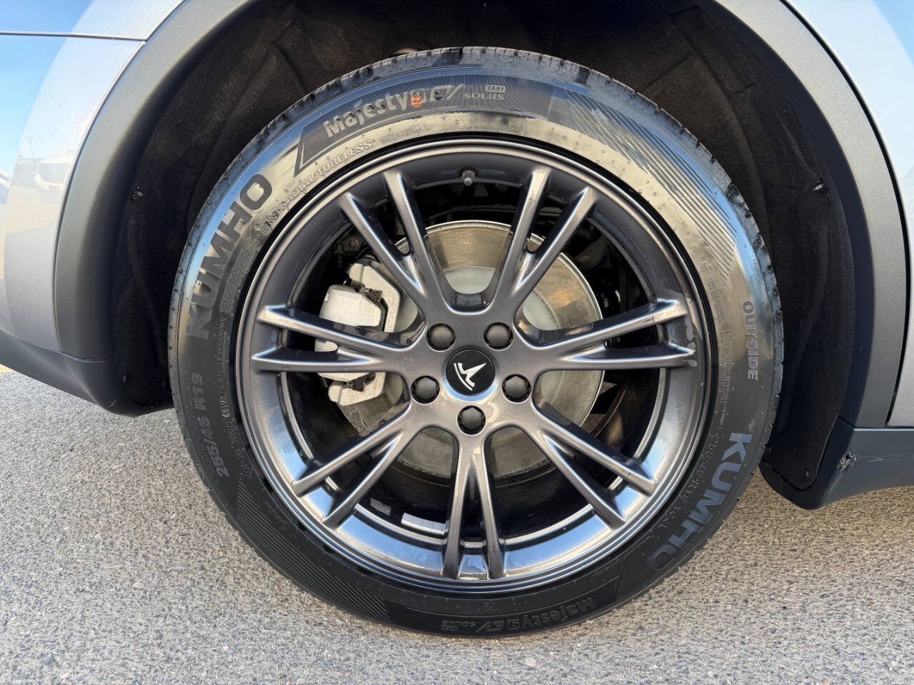 Used 2024 Tesla Model Y Long Range AWD/4WD image 11